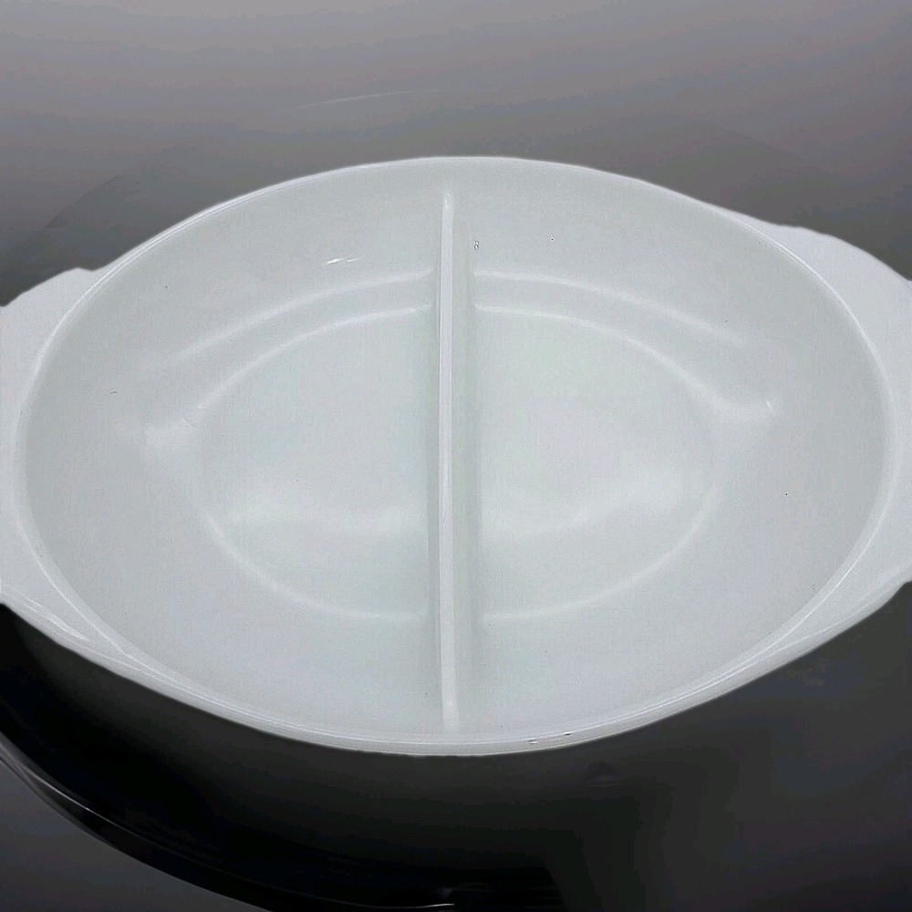 Pyrex 1.5 Qt Milk Glass‎ Divided Casserole Serving Dish #1083 Vintage